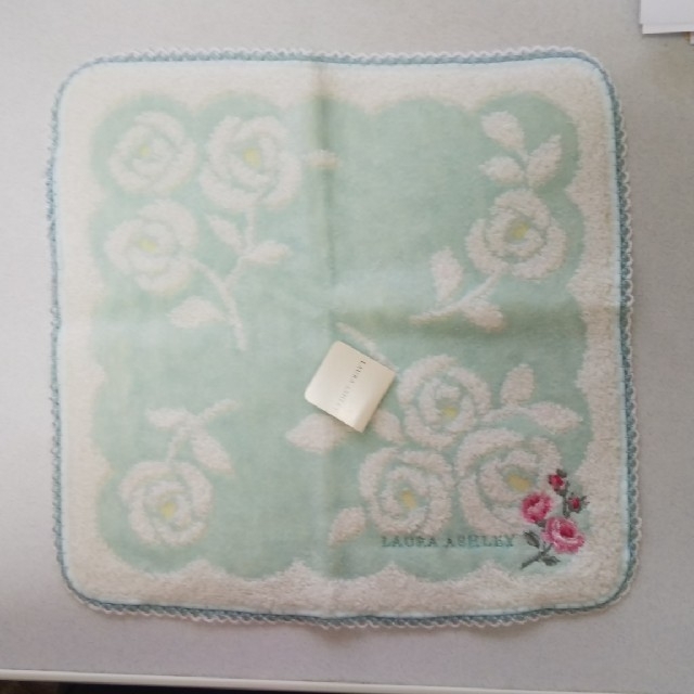 LAURA ASHLEY(ローラアシュレイ)のつーちゃん様専用 ローラ・アシュレイ他 タオルハンカチ 7枚 レディースのファッション小物(ハンカチ)の商品写真