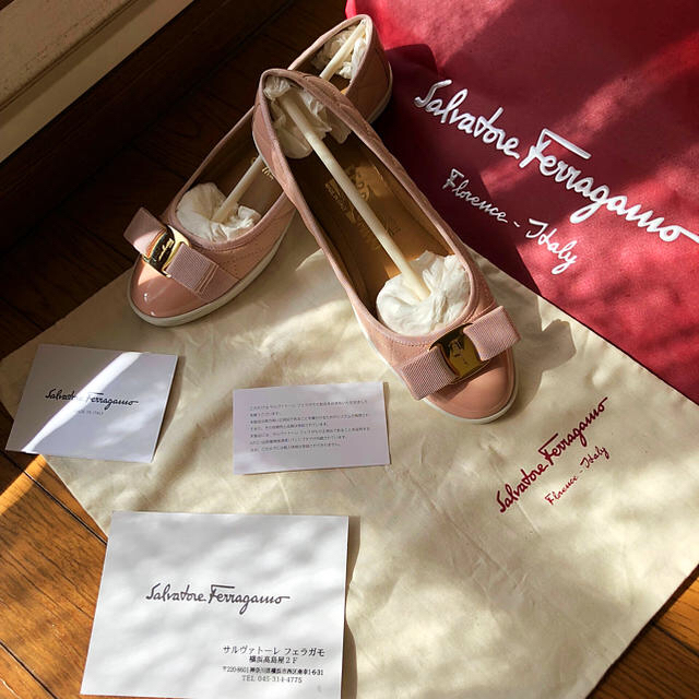 Salvatore Ferragamo(サルヴァトーレフェラガモ)の★Salvatore Ferragamo RUFINA フラット レディースの靴/シューズ(バレエシューズ)の商品写真