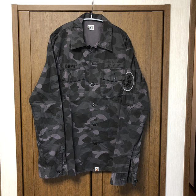 A BATHING APE(アベイシングエイプ)のア ベイシング エイプ カラーカモミリタリーシャツ メンズのトップス(シャツ)の商品写真