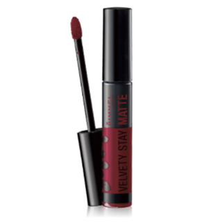 リンメル(RIMMEL)のリンメル　ベルベティ ステイ マット 005  Black cherry(リップグロス)