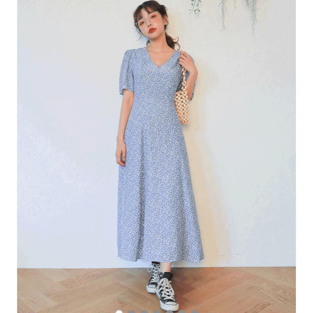 STYLENANDA(スタイルナンダ)のSTYLENANDA 小花柄ワンピース レディースのワンピース(ロングワンピース/マキシワンピース)の商品写真