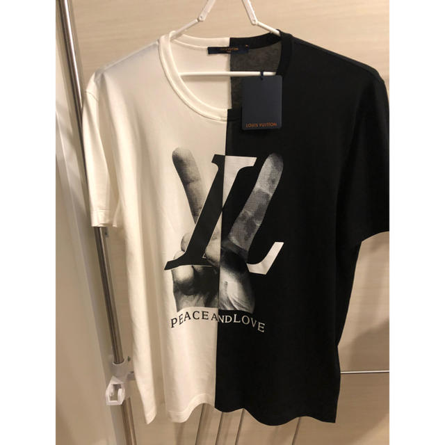 LOUIS VUITTON(ルイヴィトン)のlouis vuitton ハンドグラフィック 伊勢丹限定 岩ちゃん 斎藤工 メンズのトップス(Tシャツ/カットソー(半袖/袖なし))の商品写真