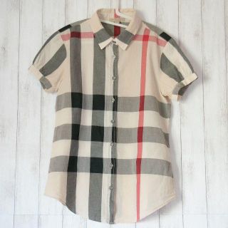 バーバリー(BURBERRY)のバーバリーブリット　レディース ノバチェックシャツ Mサイズ 美品です。(Tシャツ(半袖/袖なし))