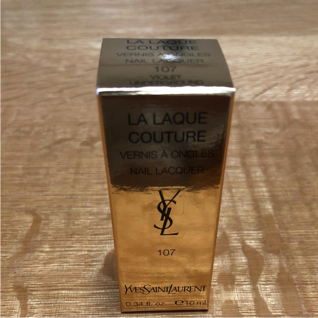 Yves Saint Laurent Beaute(イヴサンローランボーテ)の新品未使用 サンローラン YSL ネイル 107 秋 ラ ラッククチュール コスメ/美容のネイル(マニキュア)の商品写真