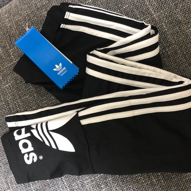 adidas(アディダス)のアディダス スキニーレギンス レディースのレッグウェア(レギンス/スパッツ)の商品写真