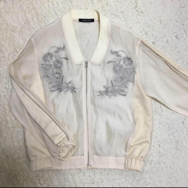 ROSE BUD(ローズバッド)のROSE BUD♡刺繍ブルゾン レディースのジャケット/アウター(ブルゾン)の商品写真
