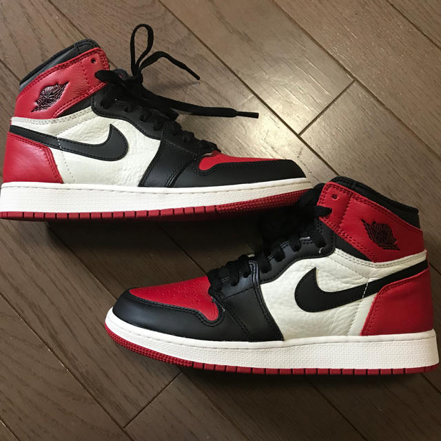 NIKE(ナイキ)のAIR JORDAN 1 RETRO HIGH OG "BRED TOE" レディースの靴/シューズ(スニーカー)の商品写真