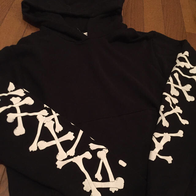 最終値下げ 新品未使用 AMIRI ボーンパーカー プルオーバー