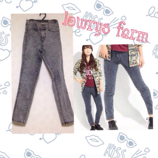 LOWRYS FARM(ローリーズファーム)のLOWRYS ケミカルデニムレギンス秋冬 レディースのパンツ(デニム/ジーンズ)の商品写真