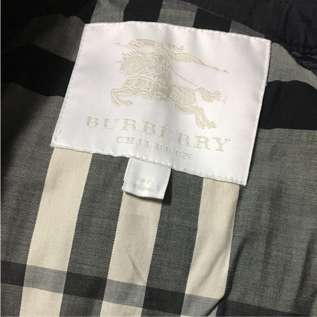 BURBERRY(バーバリー)のバーバリーコート キッズ128 キッズ/ベビー/マタニティのキッズ服女の子用(90cm~)(コート)の商品写真