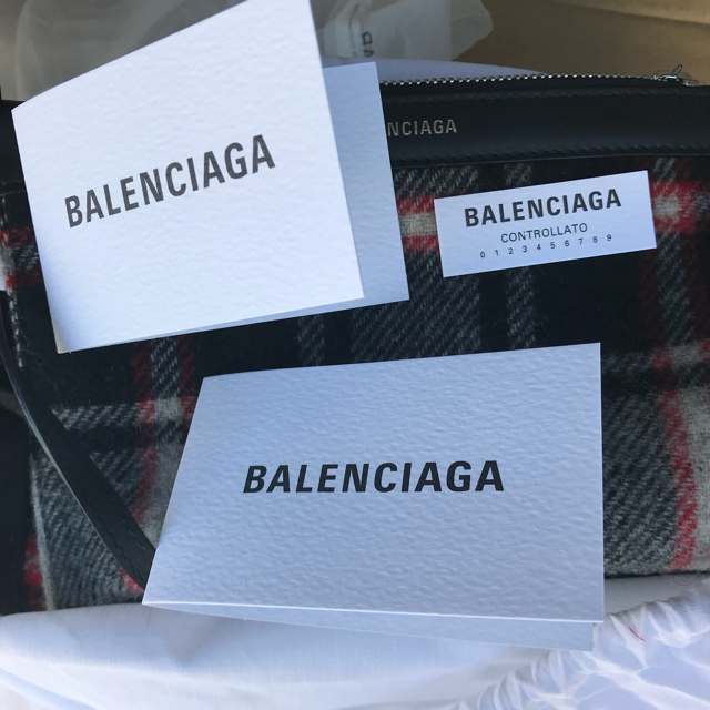 Balenciaga(バレンシアガ)のバレンシアガ　ネイビー カバ　339933　新品　未使用 レディースのバッグ(ハンドバッグ)の商品写真