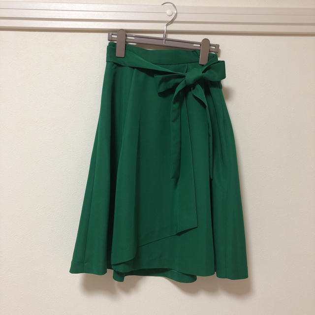 Couture Brooch(クチュールブローチ)のクチュールブローチ グリーンスカート レディースのスカート(ひざ丈スカート)の商品写真