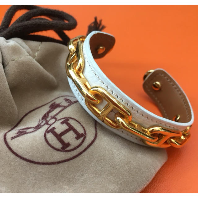 Hermes - エルメス シェーヌダンクル 超美品 バングル 革 ホワイト ブレスレットの通販 by rana's shop ｜エルメスならラクマ