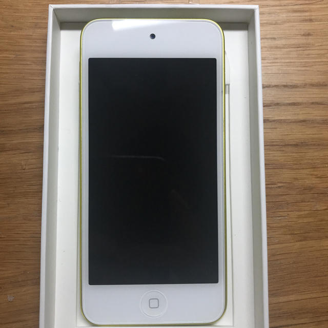 iPod touch(アイポッドタッチ)のiPod touch 32GBモデル スマホ/家電/カメラのオーディオ機器(ポータブルプレーヤー)の商品写真