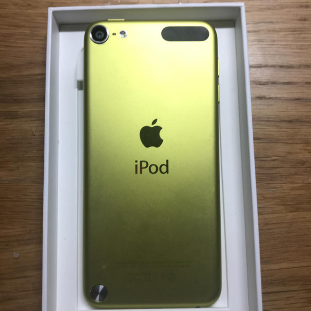 iPod touch(アイポッドタッチ)のiPod touch 32GBモデル スマホ/家電/カメラのオーディオ機器(ポータブルプレーヤー)の商品写真