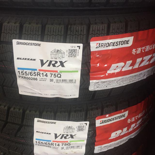 BRIDGESTONE(ブリヂストン)のBSスタッドレス 2018年製 VRX 155/65R14 送料無料 自動車/バイクの自動車(タイヤ)の商品写真