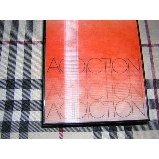 アディクション(ADDICTION)のアディクション限定　アイシャドーブラッシュ　コンパクトケース(アイシャドウ)
