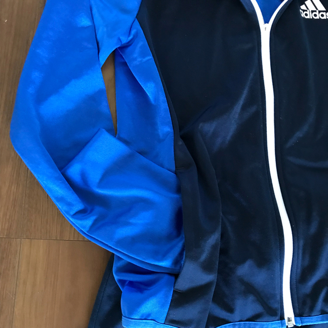 adidas(アディダス)のtomo様専用　アディダス　ジャージ　上下　150 キッズ/ベビー/マタニティのキッズ服男の子用(90cm~)(Tシャツ/カットソー)の商品写真