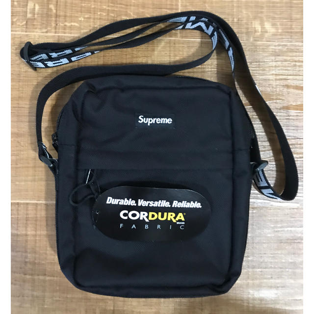 Supreme(シュプリーム)のSupreme ショルダーバッグ 18SS 黒 メンズのバッグ(ショルダーバッグ)の商品写真