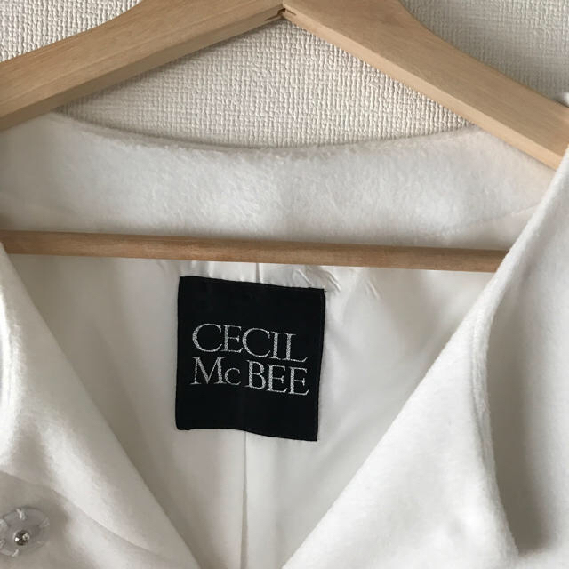 CECIL McBEE(セシルマクビー)のmah様 新品❤️ファー付きノーカラーコート レディースのジャケット/アウター(ロングコート)の商品写真