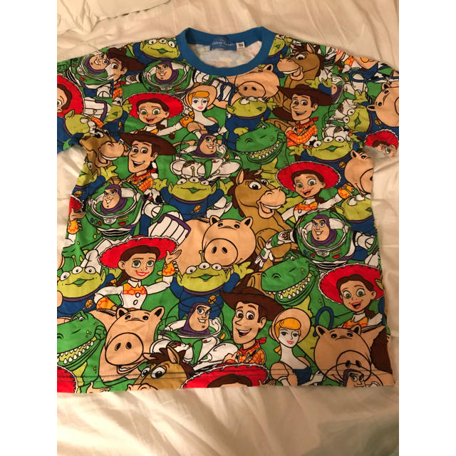 Disney(ディズニー)のトイストーリー 総柄 Ｔシャツ キッズ/ベビー/マタニティのキッズ服女の子用(90cm~)(Tシャツ/カットソー)の商品写真