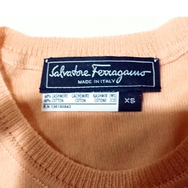 Salvatore Ferragamo(サルヴァトーレフェラガモ)のりりぃ様専用☆フェラガモ Ferragamoガンチーニ半袖ニット  レディースのトップス(ニット/セーター)の商品写真