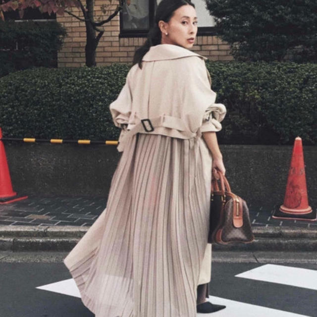 SEE THROUGH BACK PLEATS TRENCH