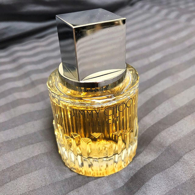 JIMMY CHOO(ジミーチュウ)のJIMMY CHOO イリシット オードパルファム 40ml コスメ/美容の香水(香水(女性用))の商品写真