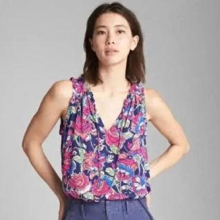 ギャップ(GAP)のGAP ノースリーブ スプリットネック プリントトップス(カットソー(半袖/袖なし))