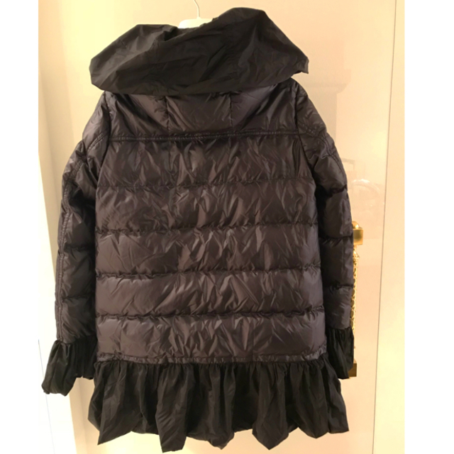 MONCLER(モンクレール)のタキマキ着用 モンクレール SACAI ダウンジャケット SERI ブラック00 レディースのジャケット/アウター(ダウンコート)の商品写真