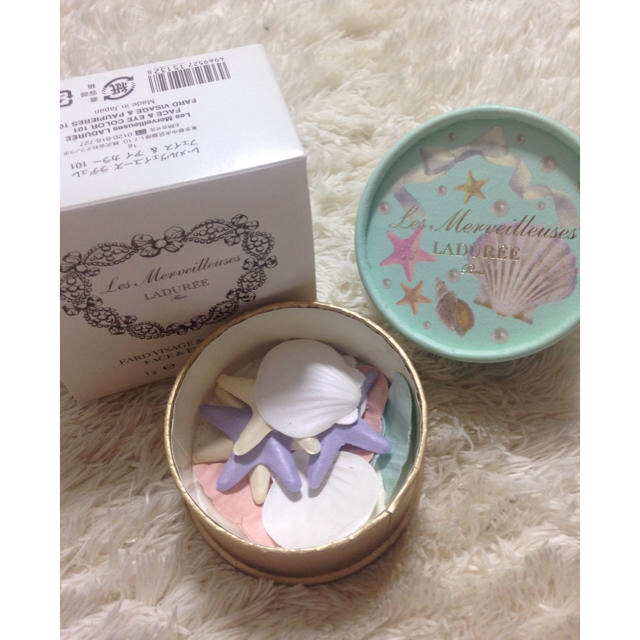 Les Merveilleuses LADUREE(レメルヴェイユーズラデュレ)の未使用☆フェイスカラー コスメ/美容のベースメイク/化粧品(フェイスカラー)の商品写真