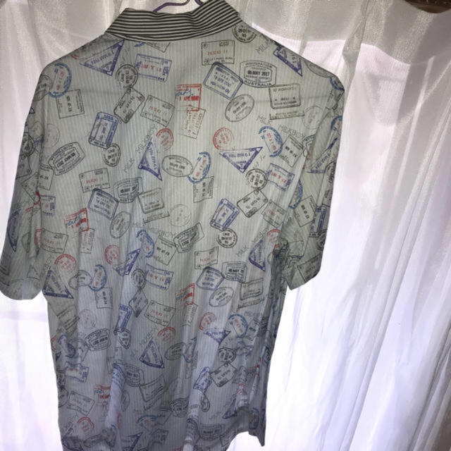 MILKBOY(ミルクボーイ)のミルクボーイ   MILKBOY スタンプ シャツ  Mサイズ  美品 レディースのトップス(Tシャツ(半袖/袖なし))の商品写真