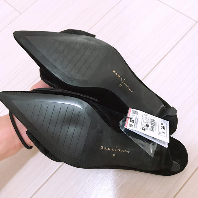 ZARA(ザラ)のザラ ブラック パンプス  レディースの靴/シューズ(ハイヒール/パンプス)の商品写真