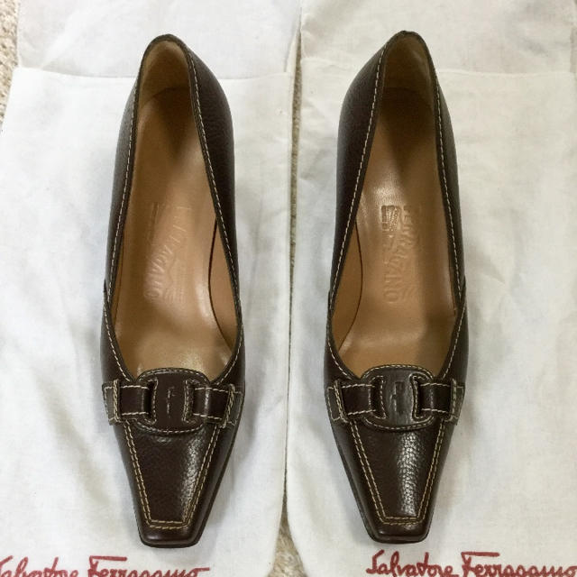 Salvatore Ferragamo(サルヴァトーレフェラガモ)の極美品!フェラガモ 極上カーフ 上級ライン 22.5㎝ レディースの靴/シューズ(ハイヒール/パンプス)の商品写真