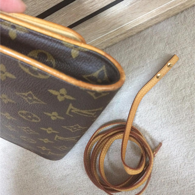 LOUIS VUITTON(ルイヴィトン)のルイヴィトン ポシェット ツイン レディースのバッグ(クラッチバッグ)の商品写真