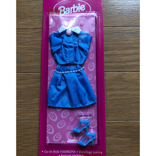 Barbie(バービー)のお値下げ Barbie♡着せ替え ドレス小物2個セット ブルー系  キッズ/ベビー/マタニティのおもちゃ(ぬいぐるみ/人形)の商品写真