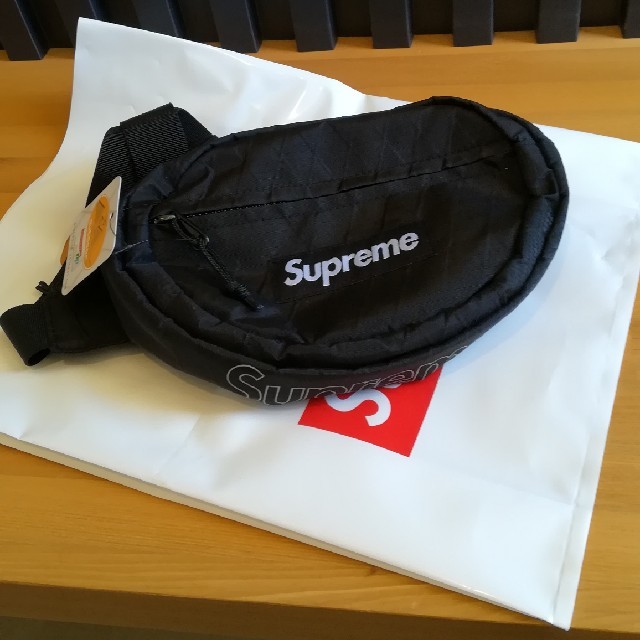 supreme 
Waist Bag 黒