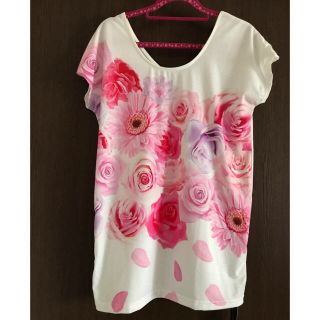 ユメテンボウ(夢展望)の薔薇柄Tシャツ(Tシャツ(半袖/袖なし))