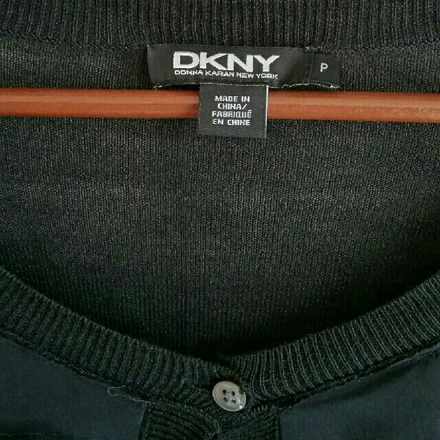 DKNY WOMEN(ダナキャランニューヨークウィメン)のはなたろう様ご専用　DKNY カーディガン　美品 レディースのトップス(カーディガン)の商品写真