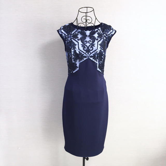 TADASHI SHOJI(タダシショウジ)の【美品】タダシショージ♡サイズXS スパンコールワンピース｡♪:*° レディースのワンピース(ひざ丈ワンピース)の商品写真