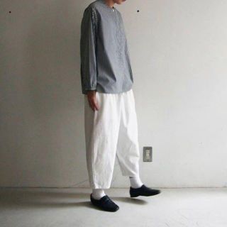 ネストローブ(nest Robe)のオローネ　バルーンパンツ　アイボリー　通年用(カジュアルパンツ)