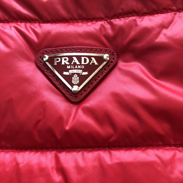 PRADA(プラダ)の専用^o^ レディースのジャケット/アウター(ダウンベスト)の商品写真