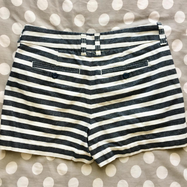 GAP(ギャップ)の美品！ GAP ショートパンツ 短パン ストライプ デニム ギャップ  61 レディースのパンツ(ショートパンツ)の商品写真