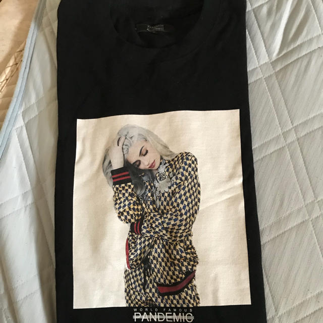 Kylie Cosmetics(カイリーコスメティックス)のPANDEMIC パンデミック カイリー ジェンナー Kylie J フォトT メンズのトップス(Tシャツ/カットソー(半袖/袖なし))の商品写真