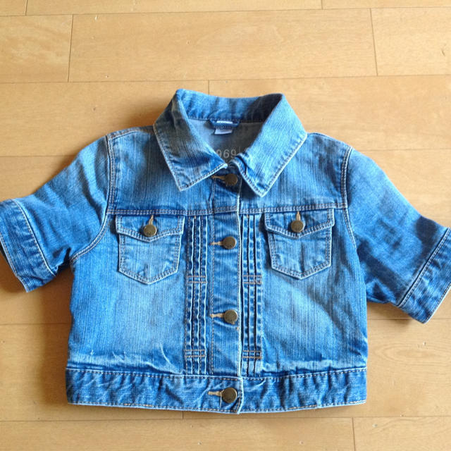 GAP Kids(ギャップキッズ)のGAP 1969 ショート丈 デニムジャケット ジージャン ジャケット 130 キッズ/ベビー/マタニティのキッズ服女の子用(90cm~)(ジャケット/上着)の商品写真