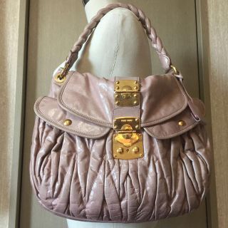 ミュウミュウ(miumiu)のマテラッセ バック ミュウミュウ(ショルダーバッグ)