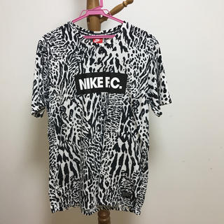 ナイキ(NIKE)のNIKE  FC  ナイキ  Tシャツ  ゼブラ  サイズXL  (Tシャツ/カットソー(半袖/袖なし))