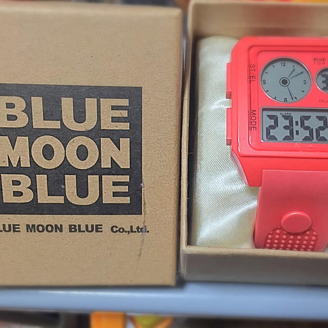 BLUE MOON BLUE(ブルームーンブルー)の箱•説明書付❁アナログ•デジタル時計 レディースのファッション小物(腕時計)の商品写真