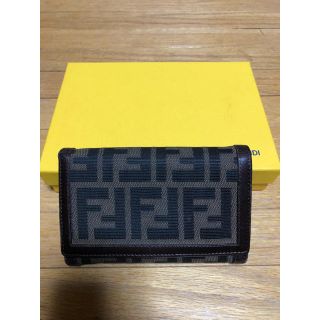 フェンディ(FENDI)のフェンディ L字ファスナー 財布 ズッカ柄 ブラウン レザー 高級感 かわいい(長財布)