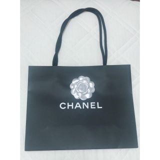 シャネル(CHANEL)の【CHANEL】ショッパー  【シルバーのカメリア付き】(ショップ袋)